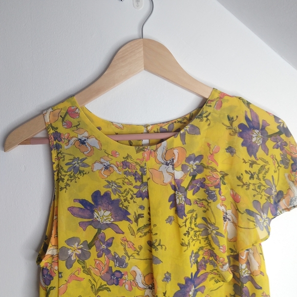 ANTHRO HD in Paris Ruffle Sleeve Floral Top - Picture 2 of 8